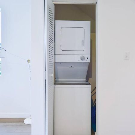 Amazing Town House 15 Min From The Beach Wfree Parking Villa Miami Eksteriør billede