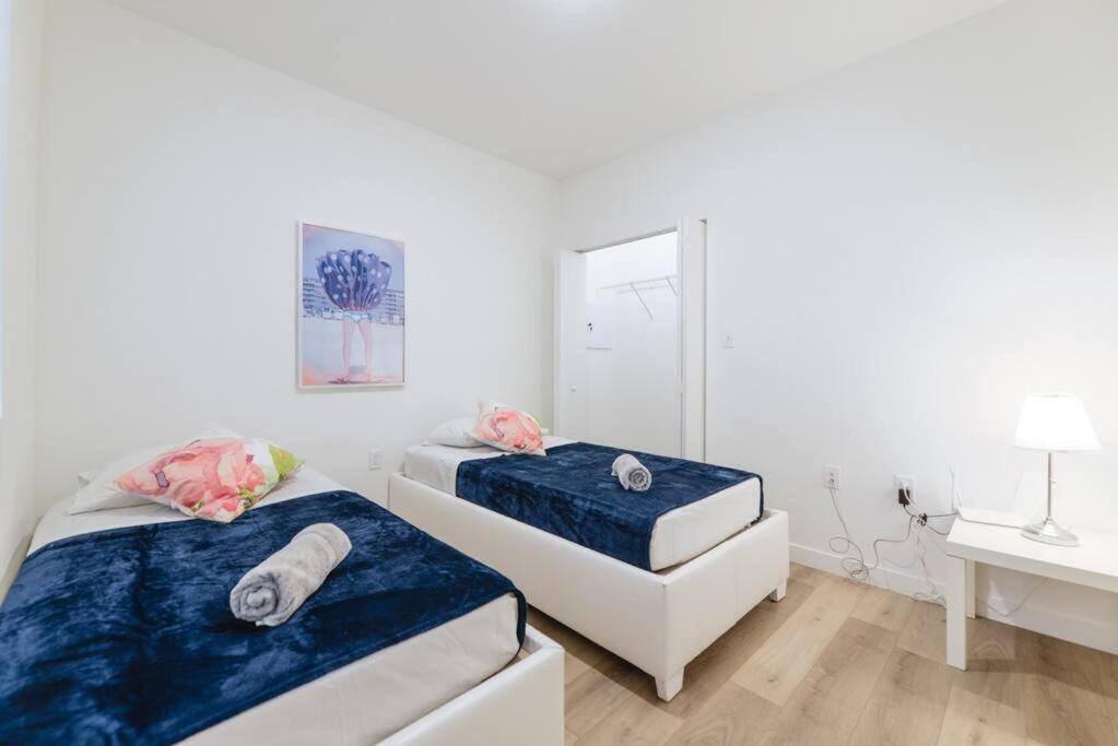 Amazing Town House 15 Min From The Beach Wfree Parking Villa Miami Eksteriør billede