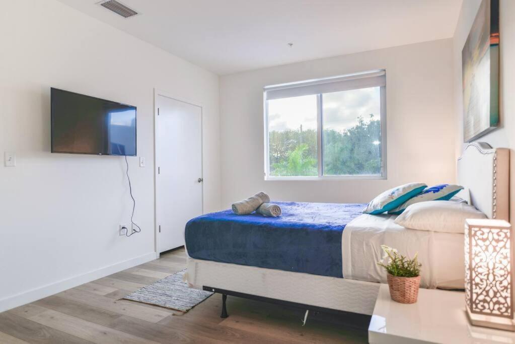 Amazing Town House 15 Min From The Beach Wfree Parking Villa Miami Eksteriør billede