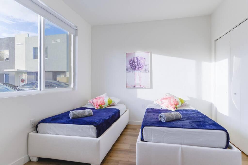 Amazing Town House 15 Min From The Beach Wfree Parking Villa Miami Eksteriør billede