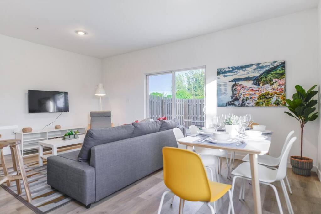 Amazing Town House 15 Min From The Beach Wfree Parking Villa Miami Eksteriør billede