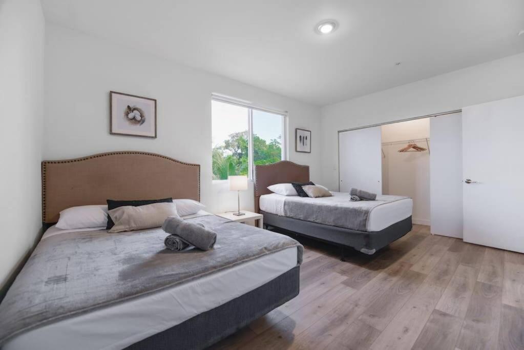 Amazing Town House 15 Min From The Beach Wfree Parking Villa Miami Eksteriør billede